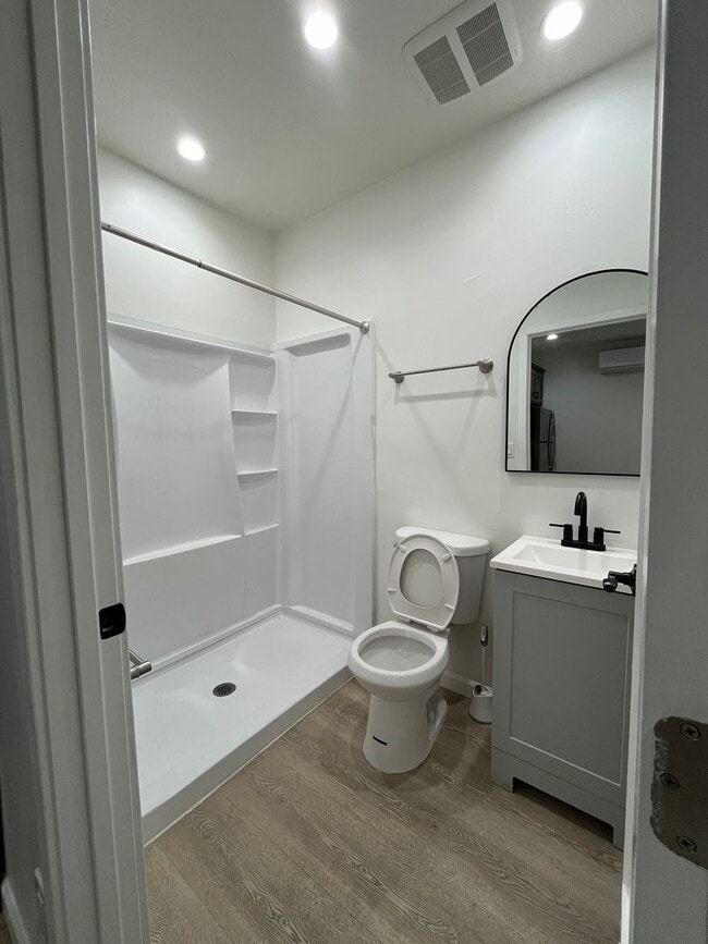 Building Photo - 839 W 165th Pl