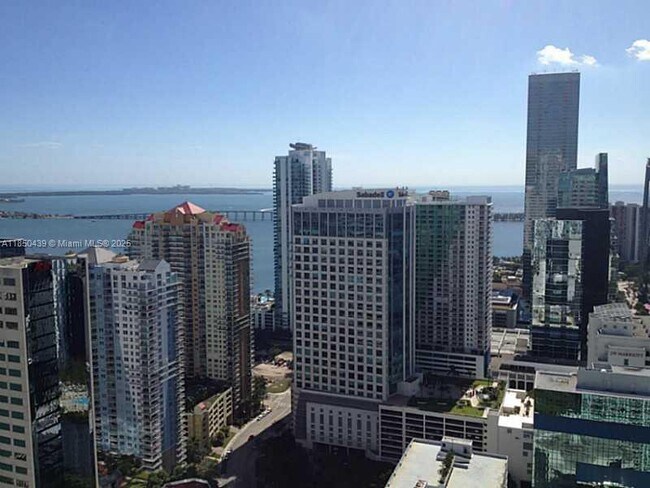 Building Photo - 950 Brickell Bay Dr