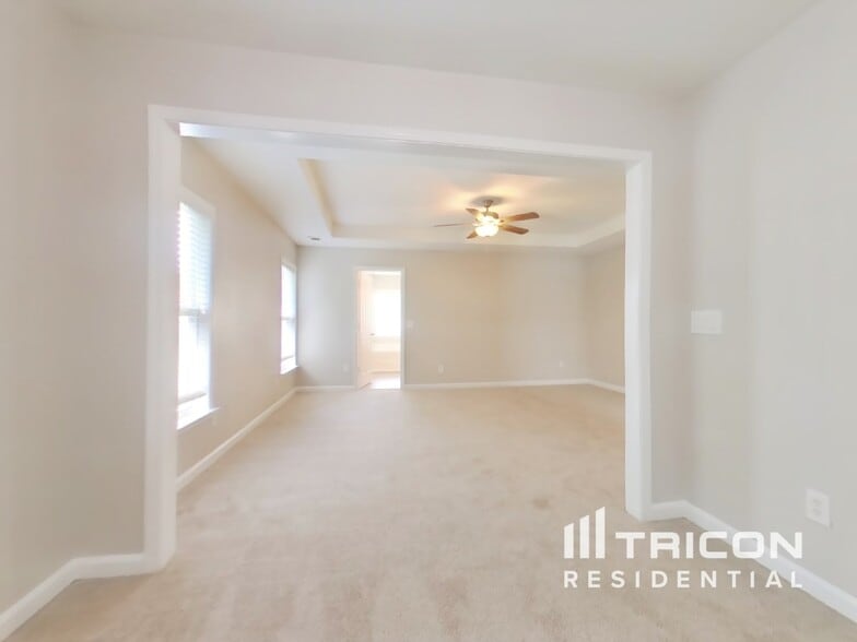 Building Photo - 9106 Valleyview Ct