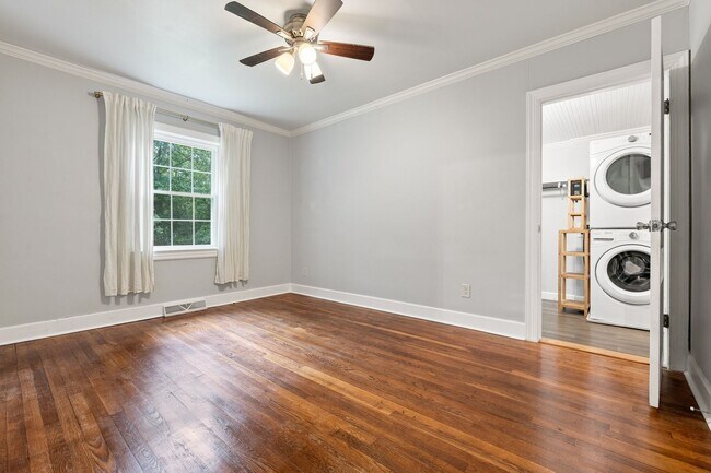 Building Photo - 2408 Cascadilla St
