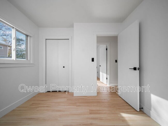 Building Photo - 414 Rose St