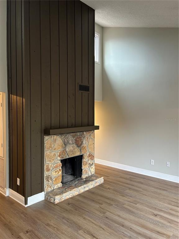 Building Photo - 958 E Michigan St