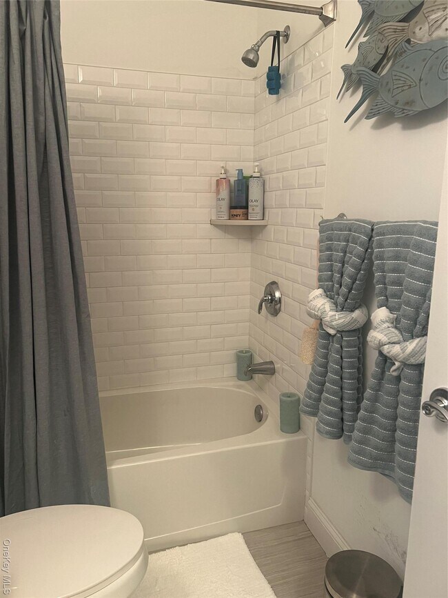 Building Photo - 1807 Townhome Way