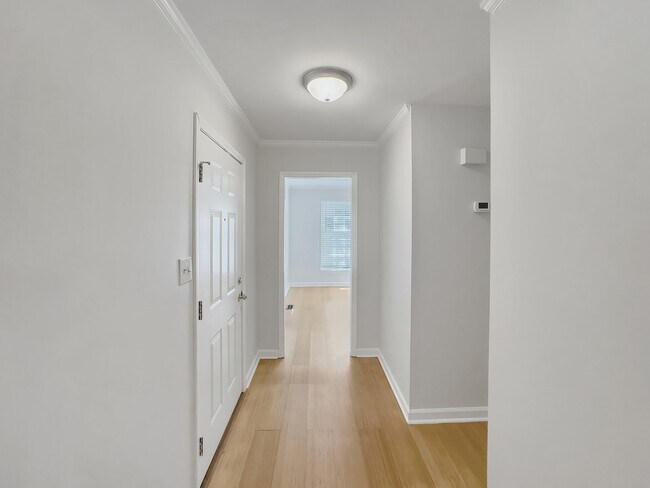 Building Photo - 312 Trappers Run Dr