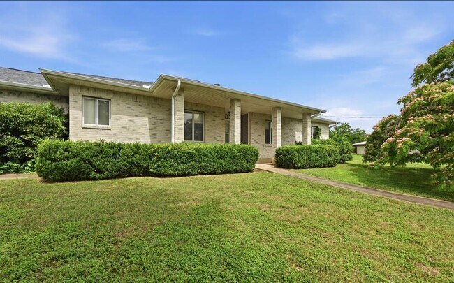 Building Photo - 12753 Burson Dr