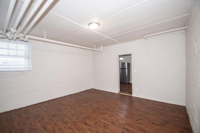 Building Photo - 5819 E Washington St