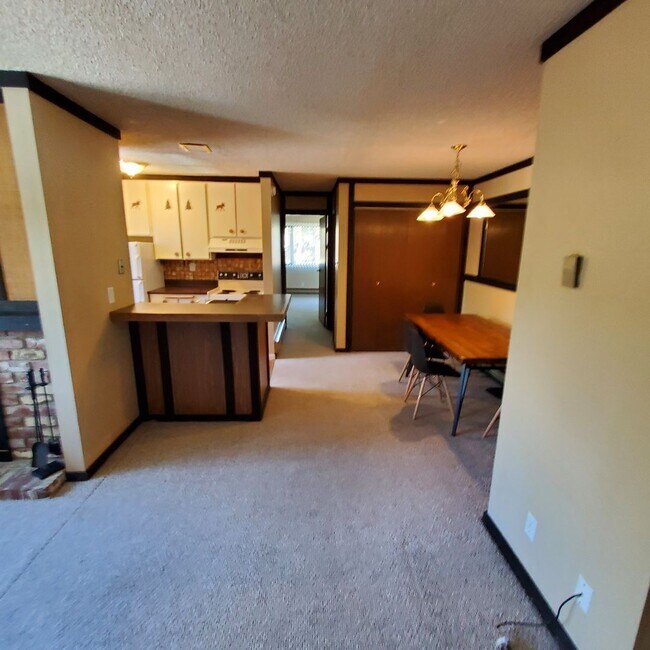 Building Photo - New Listing! LONG TERM: Great Amenities! Spacious Interior! Private Beach!