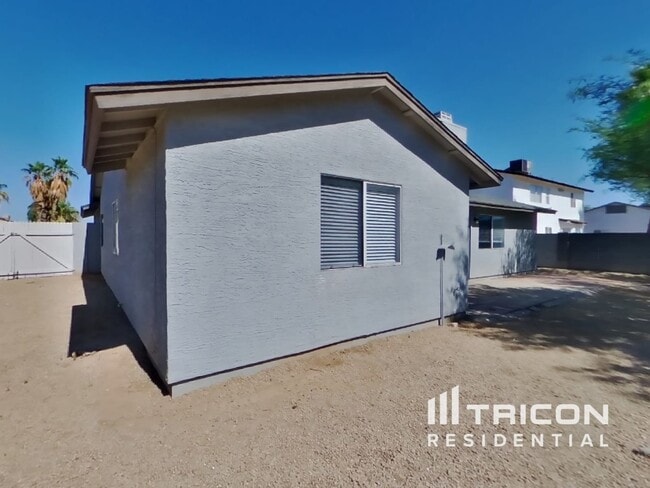 Building Photo - 4432 N 86th Dr