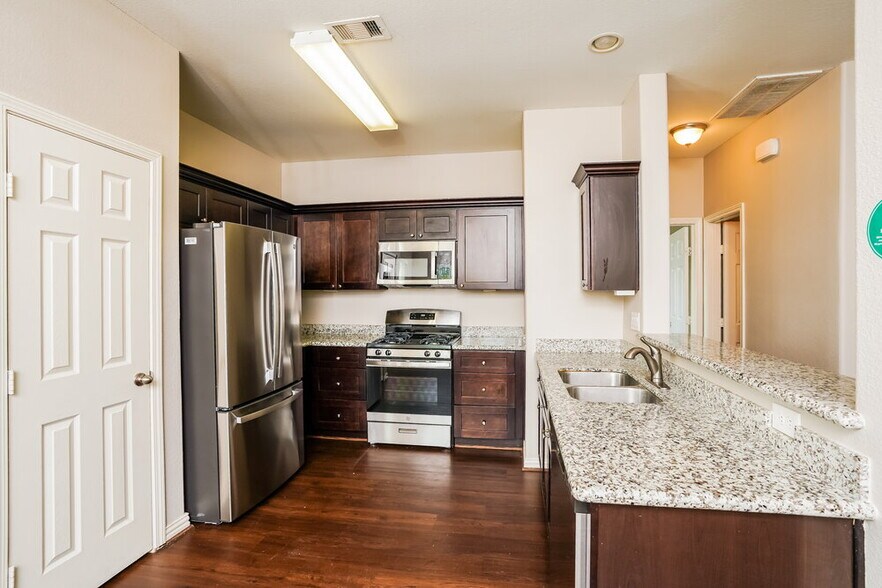 Building Photo - 2726 Mesquite Ridge Dr