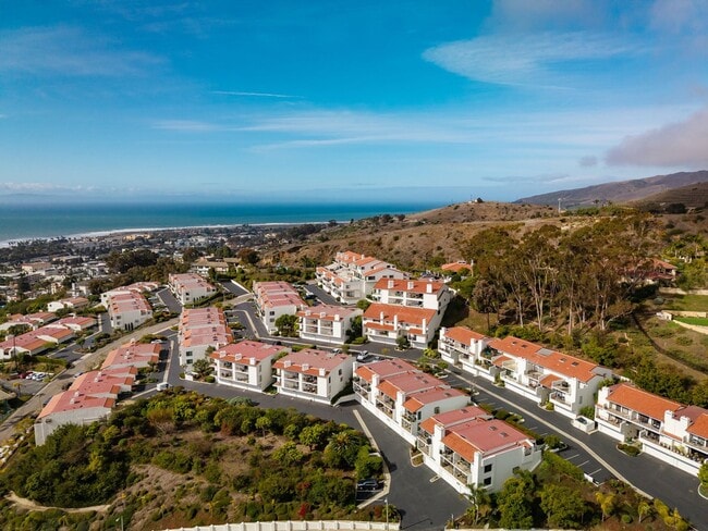 Building Photo - Seaview Hills Condo in Midtown Ventura