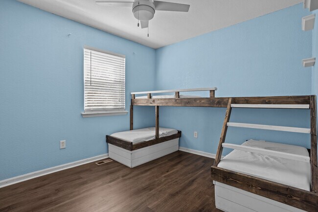 Building Photo - 5100 Egham Ct