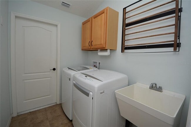 Building Photo - 18 Wellwater Dr