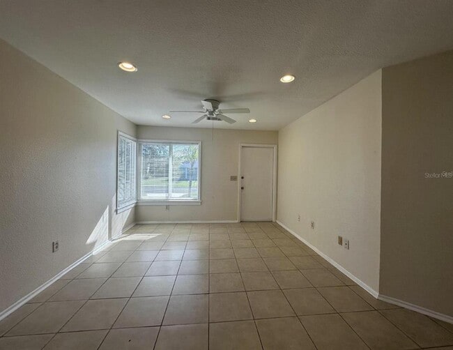 Building Photo - 5439 Kenwood Dr