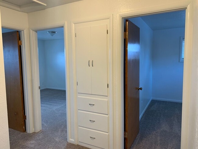 Building Photo - 3 Bedroom, 1.5 Bath House in Pacific Terrace neighborhood