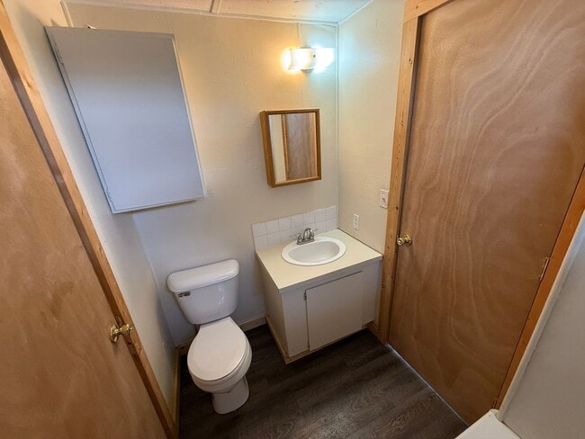 Building Photo - 3 Bed 2 Bath Updated Mobile Home with Fenc...