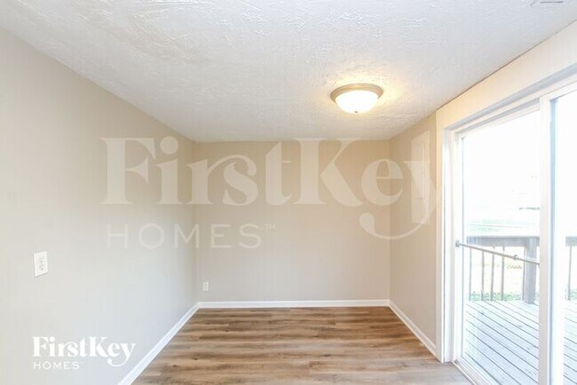 Building Photo - 3135 Foltz St