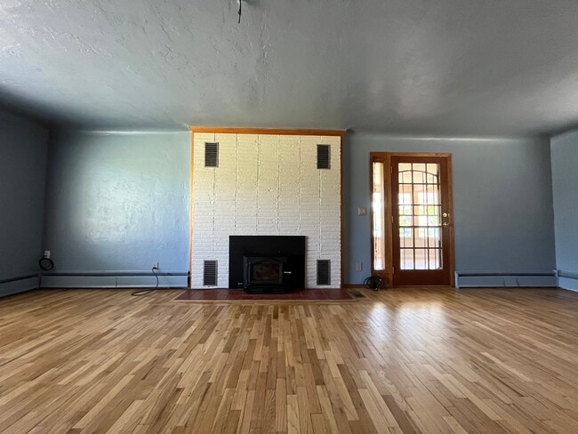 Building Photo - 4707 W 7th Ave