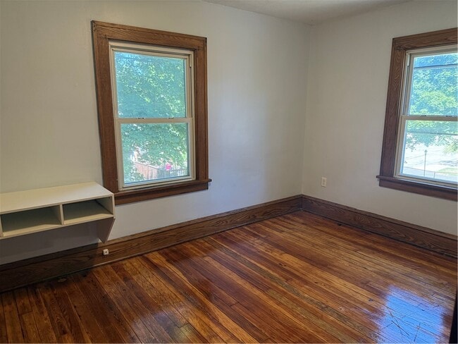 Building Photo - 496 Ridge Rd