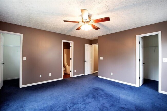 Building Photo - 312 Pieris Dr