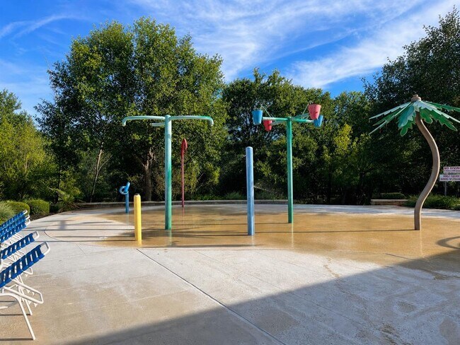 Building Photo - 374 Wincliff Dr