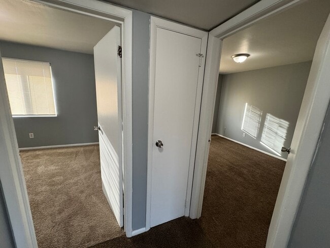 Building Photo - Warren Park 2 Bedroom Apartment w/Balcony