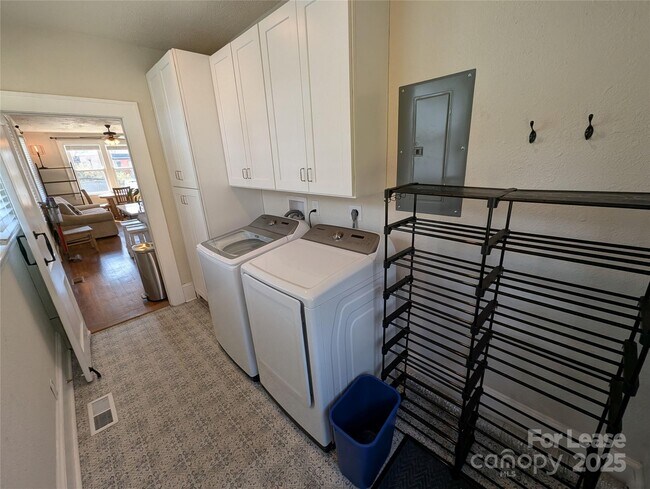 Building Photo - 28 Woodrow Ave