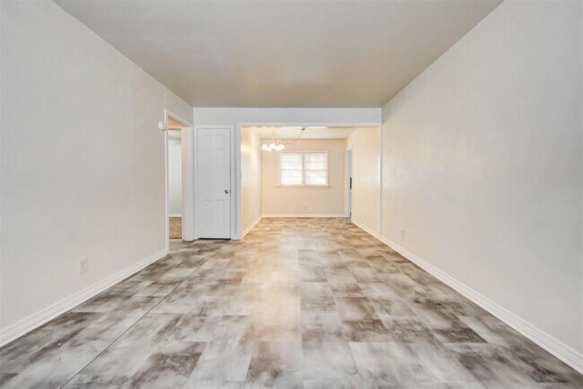 Building Photo - 1742 Carlisle Rd