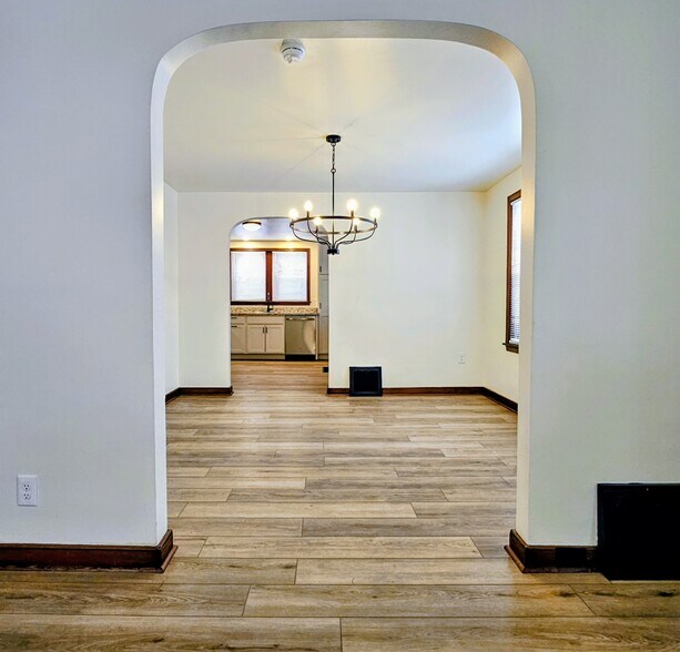 Building Photo - 221 Arch St