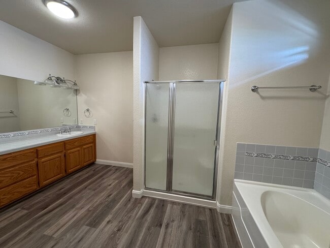 Building Photo - 767 Kingman Dr