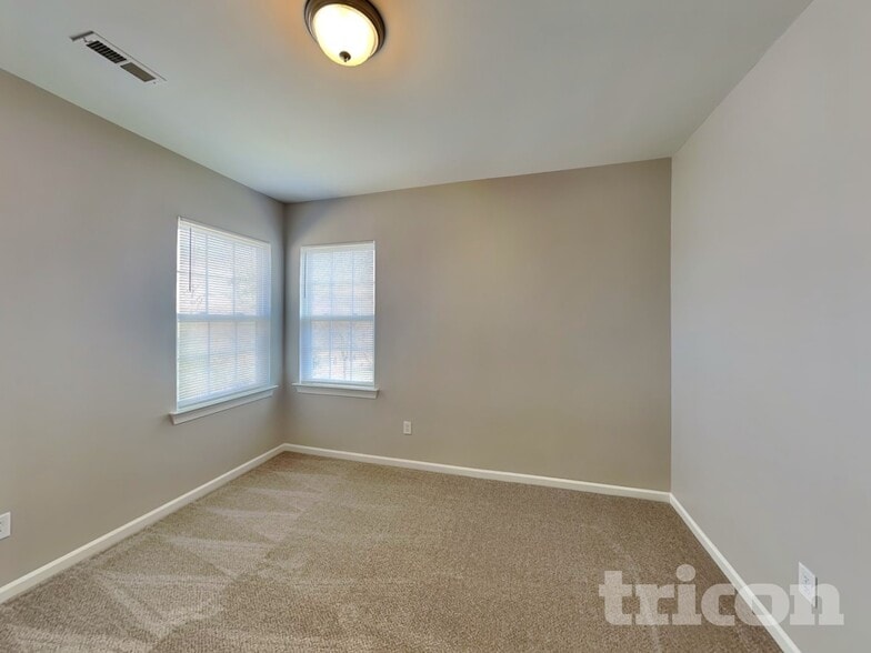 Building Photo - 5801 Crimson Oak Ct