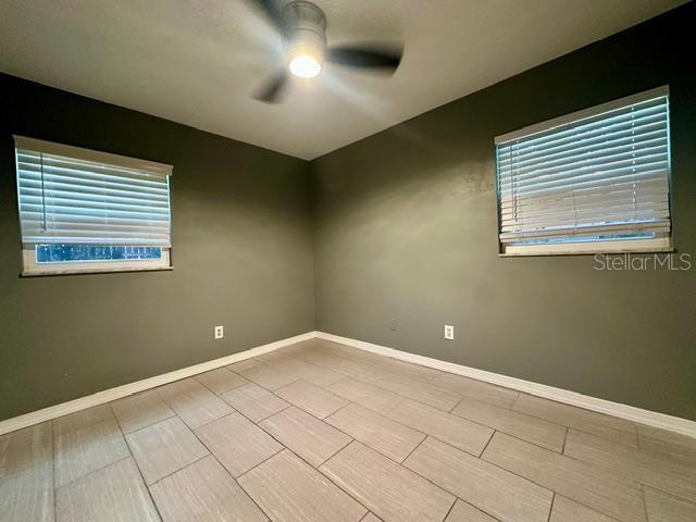 Building Photo - 617 E Helm Way