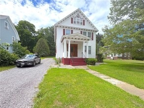 Building Photo - 3565 Oneida St