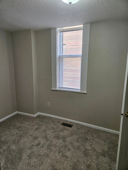 Building Photo - 609 Market St