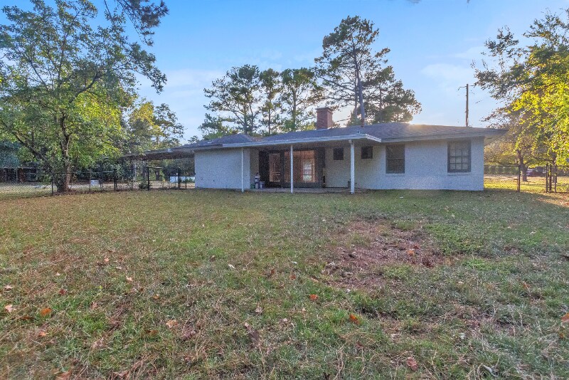 Building Photo - 895 Greg Dr