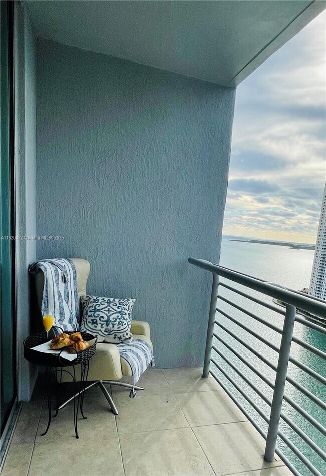 Building Photo - 325 S Biscayne Blvd