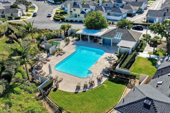 Building Photo - Furnished 2 bedroom in Carlsbad-Close to Beach