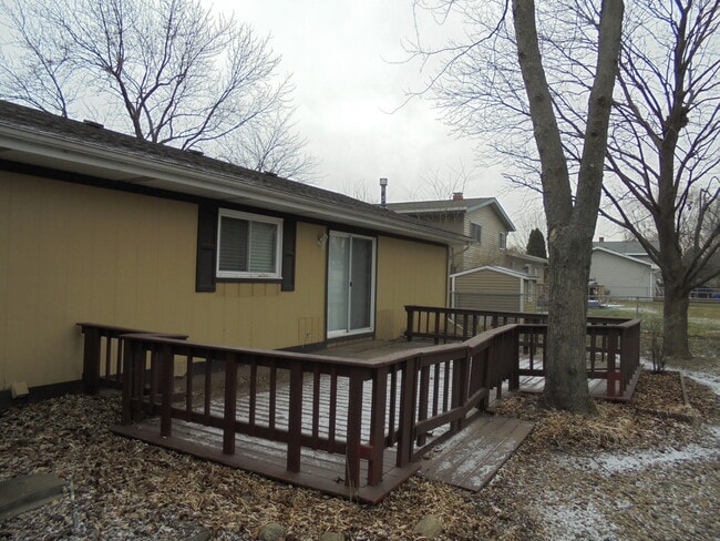 Building Photo - 66 Barrow Dr