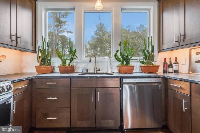 Building Photo - 34903 W Love Dr