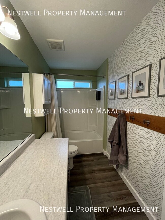 Building Photo - 1508 Waterfront Dr