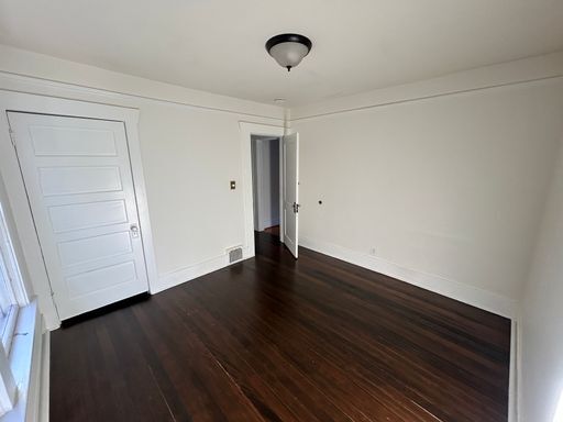 Building Photo - Charming Queen Anne Home AVAILABLE NOW