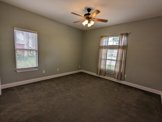 Building Photo - 1789 Ravenna Dr