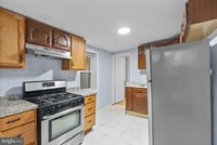 Building Photo - 1818 E Pratt St