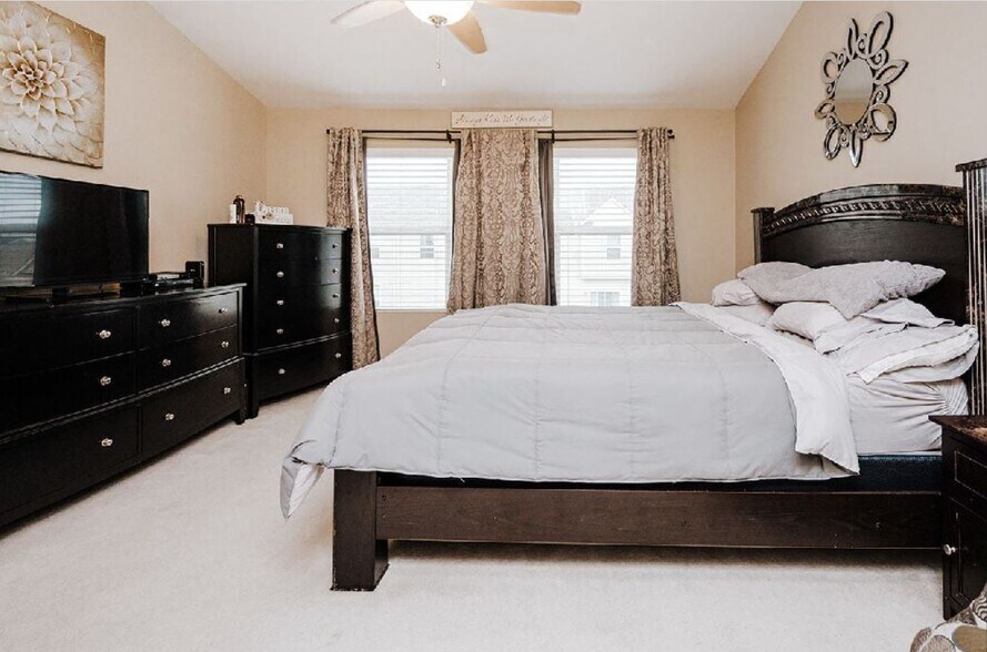 Master bedroom - 1161 Kilbery Ln