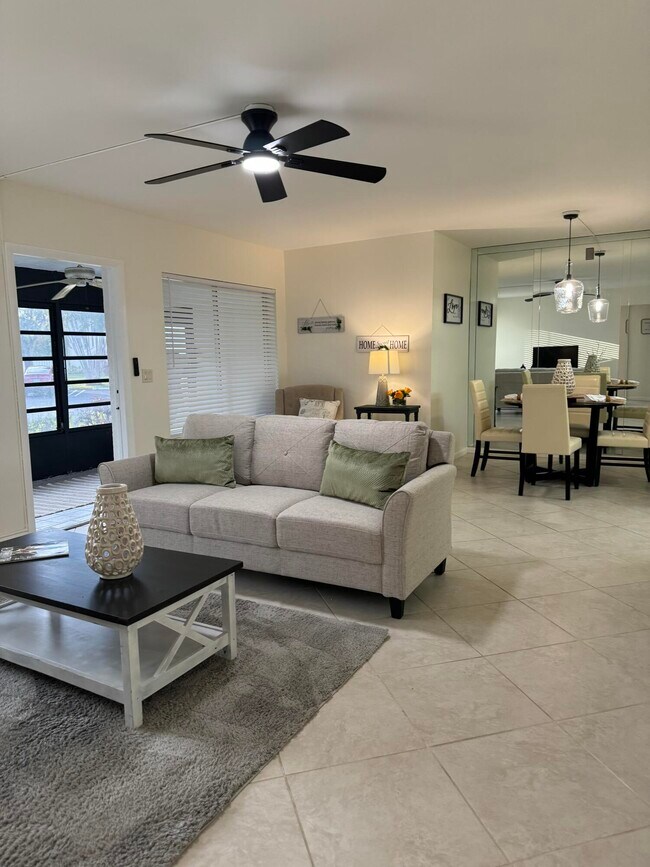 Building Photo - 3624 La Aires Ct