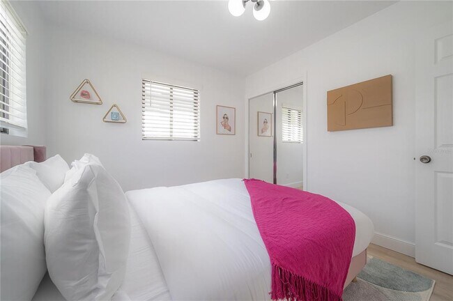 Building Photo - 4316 S Lois Ave