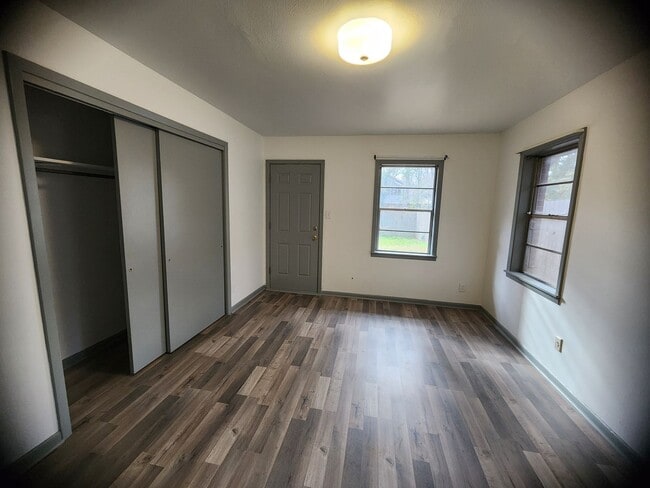 Building Photo - 2430 Highland Ave