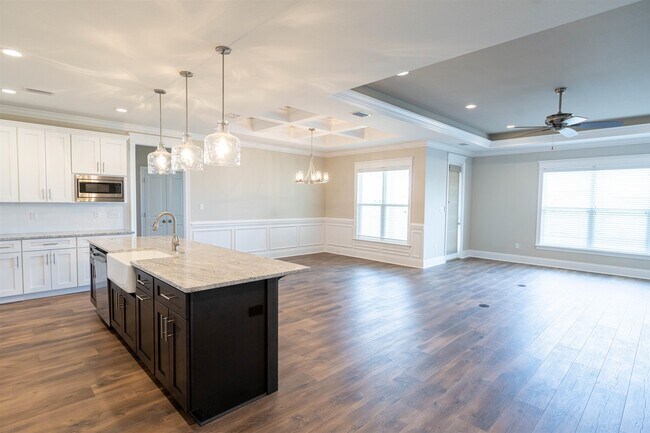 Building Photo - 165 Benoit Cir