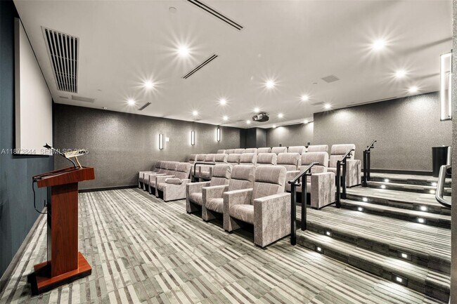 Building Photo - 21200 Point Pl