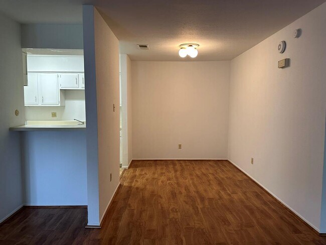 Building Photo - 10555 Turtlewood Ct
