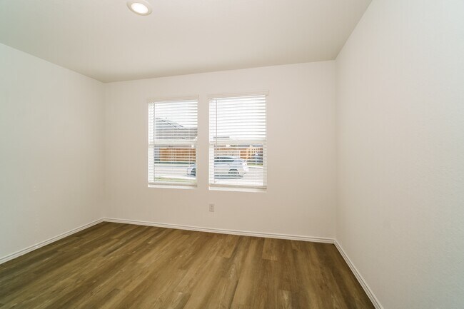 Building Photo - 435 Filibusters Trail